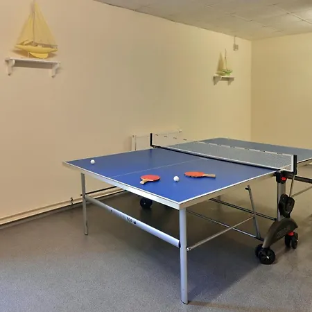 Ferienwohnung-11-fuer-4-personen-strandnah-in-sellin-auf-ruegen-villa-celia-wlan-sauna *