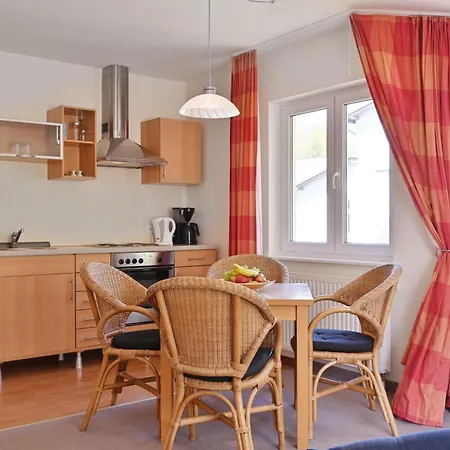 Ferienwohnung-11-fuer-4-personen-strandnah-in-sellin-auf-ruegen-villa-celia-wlan-sauna Apartment