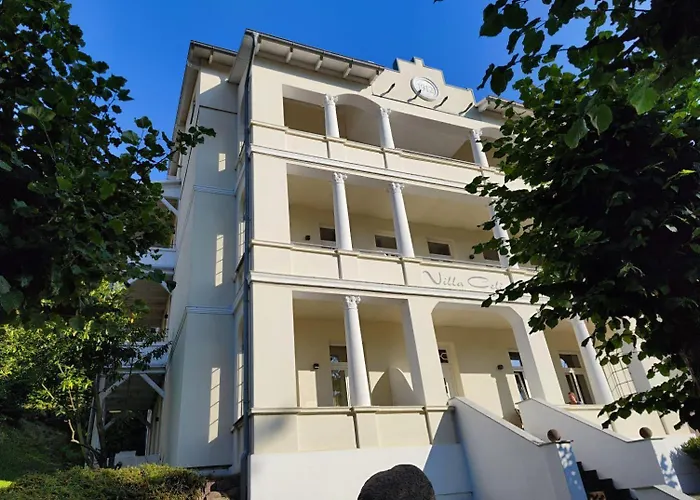 Ferienwohnung-11-fuer-4-personen-strandnah-in-sellin-auf-ruegen-villa-celia-wlan-sauna *